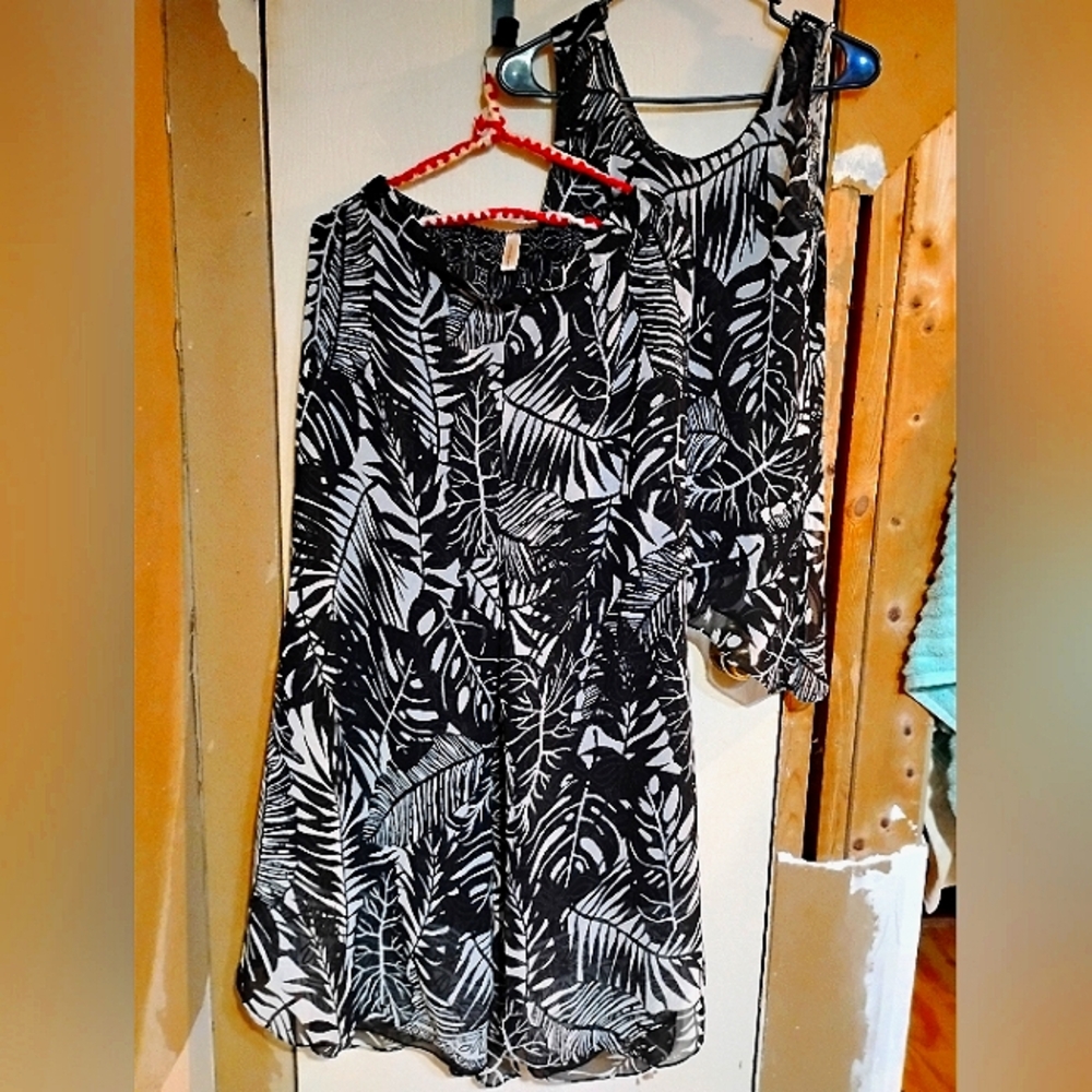 Women's Reversible sleeveless top and bell leg pants